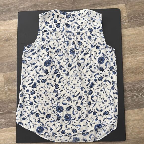 ADRIANNA PAPELL Floral Sleeveless Top - Blue and White Size M - Picture 2 of 9